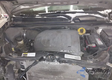 2014 Dodge Grand Caravan Sxt z USA, uszkodzony, nr VIN 2C4RDGCG3ER252867